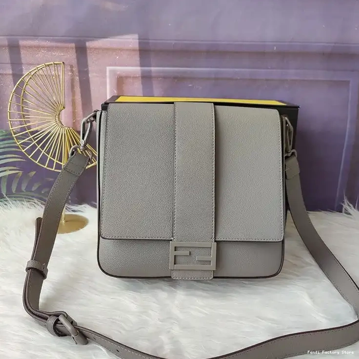 In Cuoio Grey Leather Fendi Messenger Baguette Medium Romano 0505